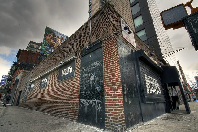 DONHILLS0411venue.jpg