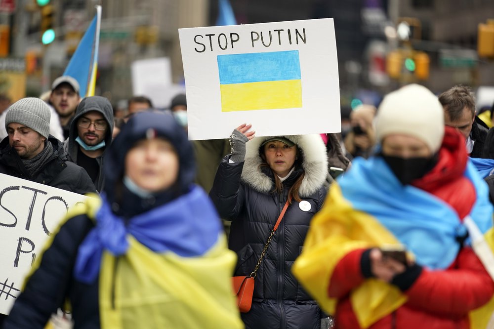 Protesters support Ukraine in Times Square