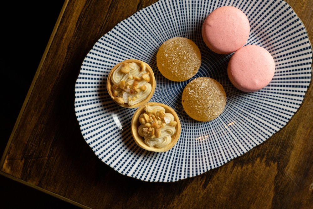 A blue plate with cookies.