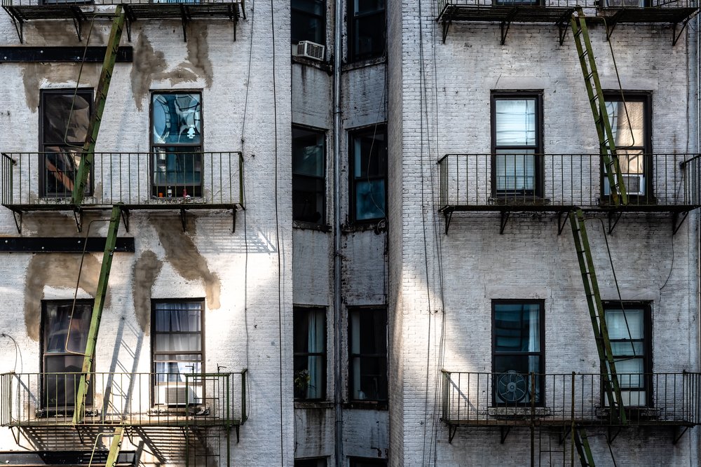 Photograph of a New York City apartment building.