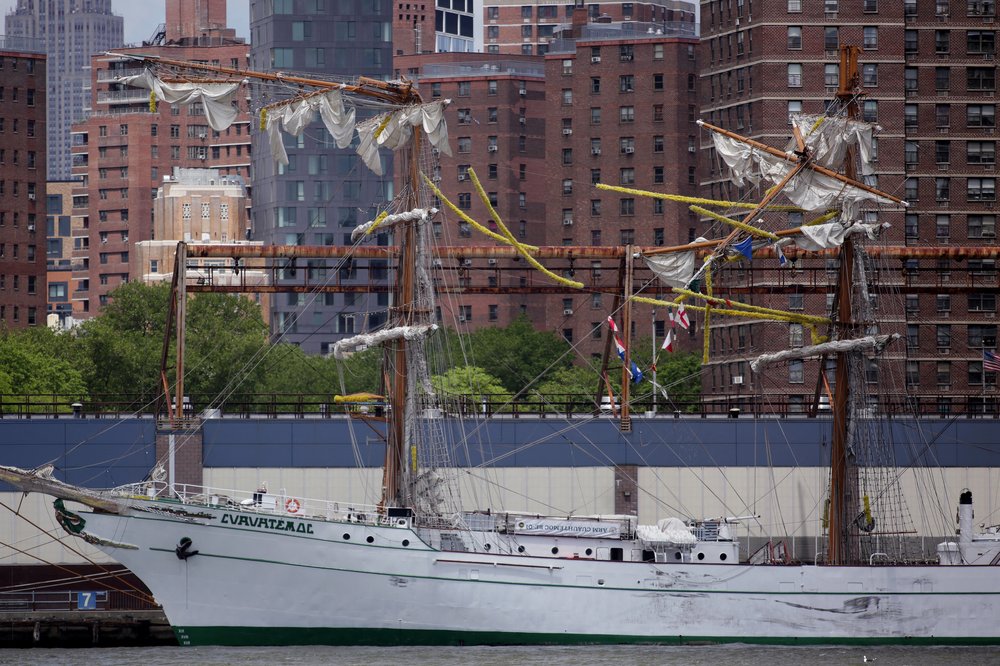 A photo of the Mexican navy ship, the Cuauhtémoc, with broken masts in NYC on Sunday.