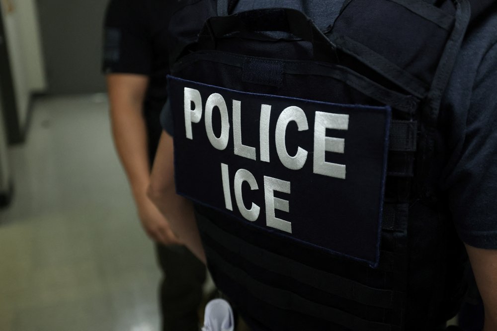 Image of an ICE officer