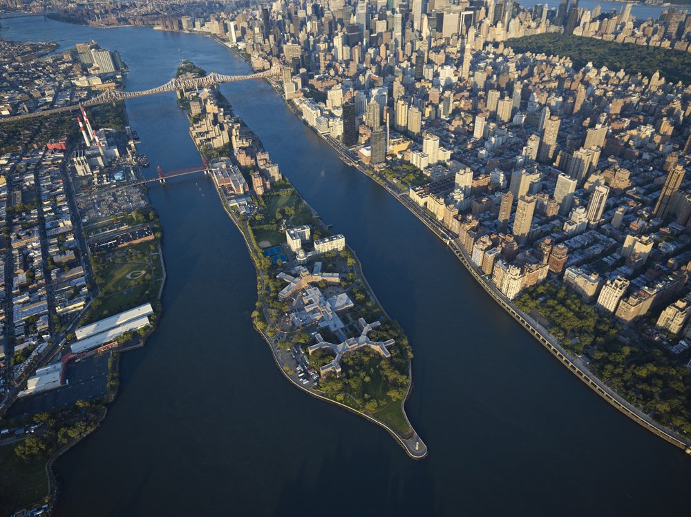 An aerial view of Roosevelt Island.