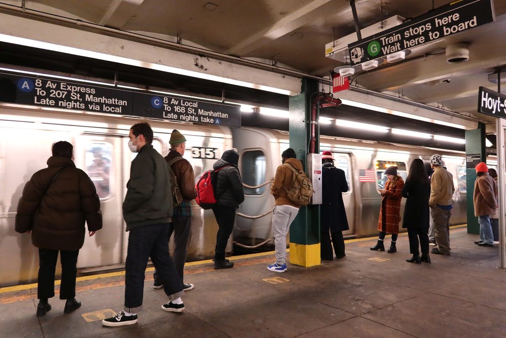 Photo of commuters at the Hoyt Schermerhorn station
