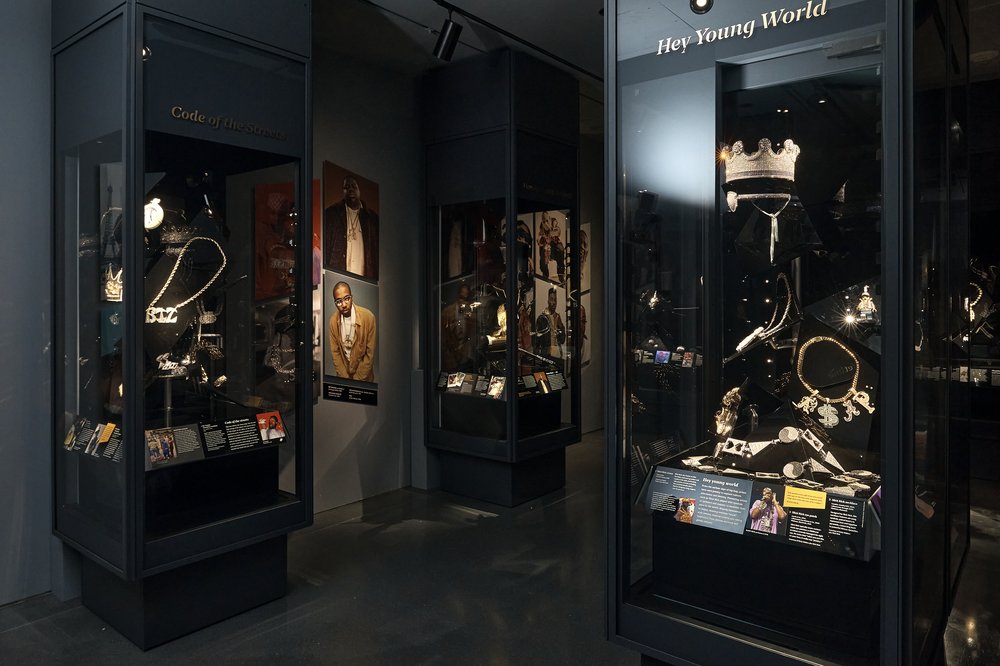 A look at jewlery in a display case in a museum