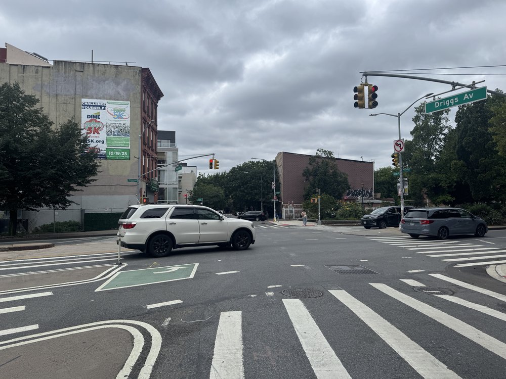 A photo of Brooklyn's McGuiness Boulevard.