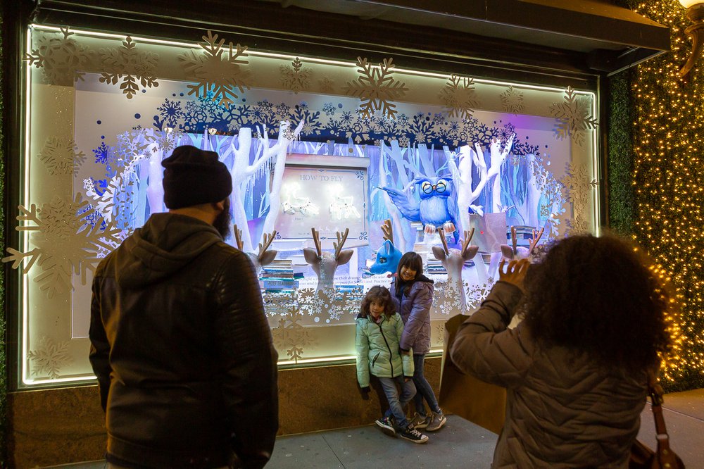 Macys-13.jpg A photo of Macy's 2021 holiday window display