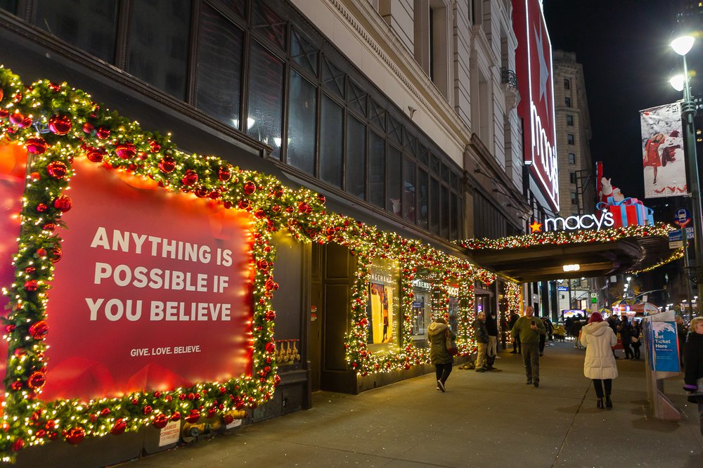Macys-5.jpg A photo of Macy's 2021 holiday window display