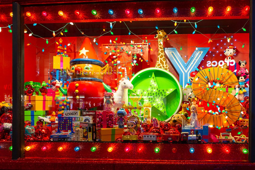 Macys-8.jpg A photo of Macy's 2021 holiday window display