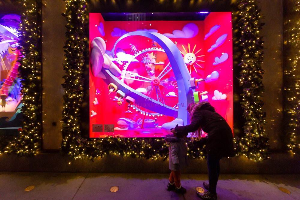 Saks-14.jpg A photo of Saks Fifth Avenue's 2021 holiday window display