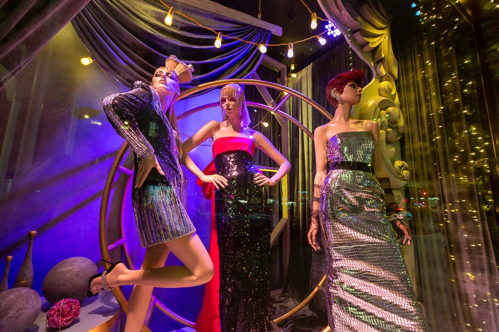 Saks-26.jpg A photo of Saks Fifth Avenue's 2021 holiday window display