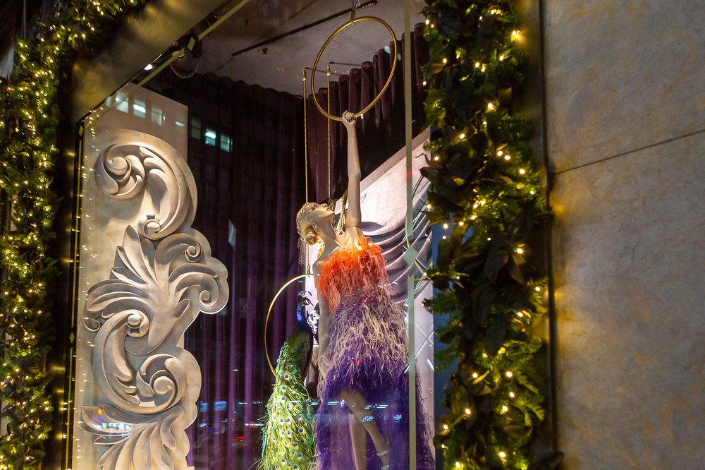 Saks-53.jpg A photo of Saks Fifth Avenue's 2021 holiday window display