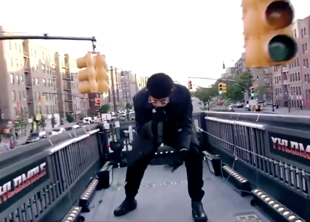 A photo of Bad Bunny avoiding traffic lights on the livestream