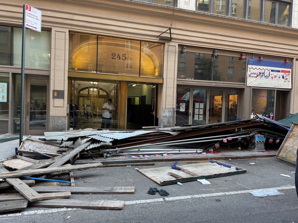The collapsed scaffolding on West 29th Street in Chelsea seen on Nov. 18, 2024.