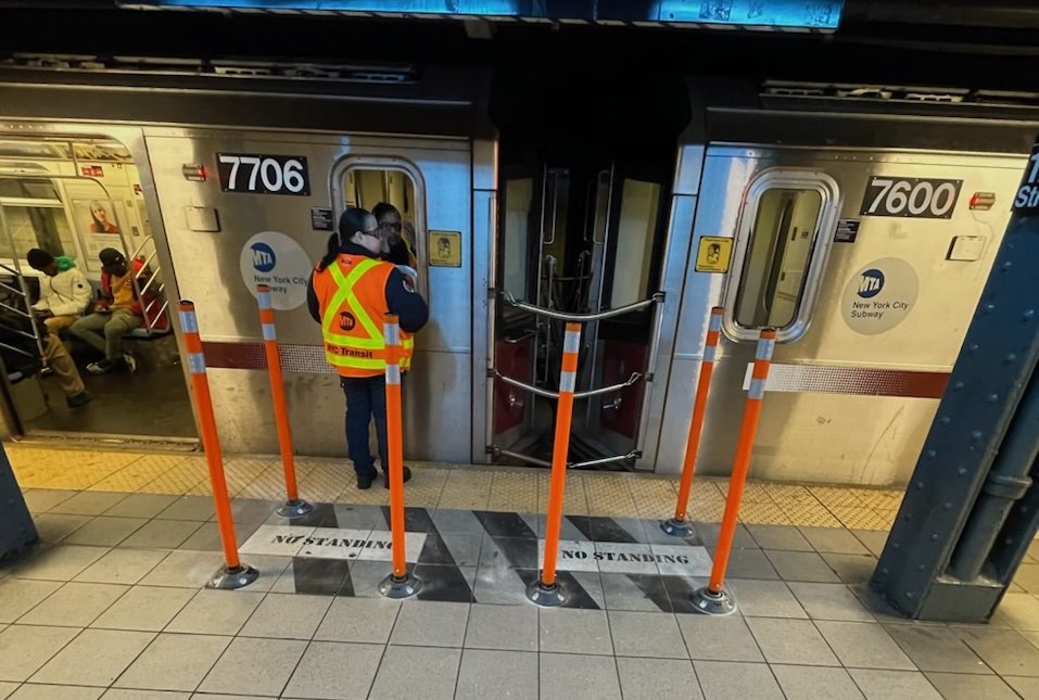 New high-visibility stanchions are installed on portions of the platform at the 125th Street station that are directly adjacent to the train conductor’s cabs.