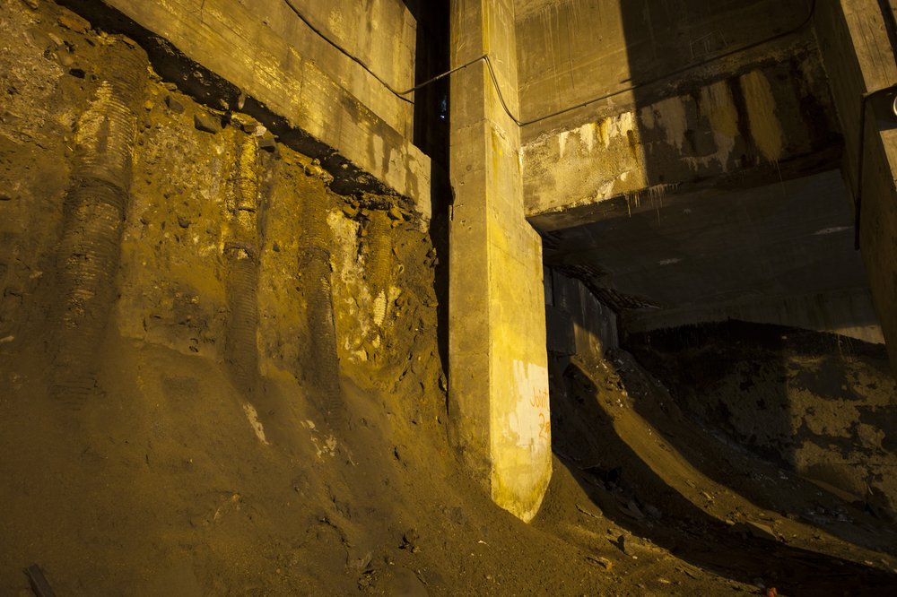 a32dc652fimg_1372008-jpg.jpeg Close-up of decaying column- note light coming through a giant crack at center top, which shouldn't be there<br>