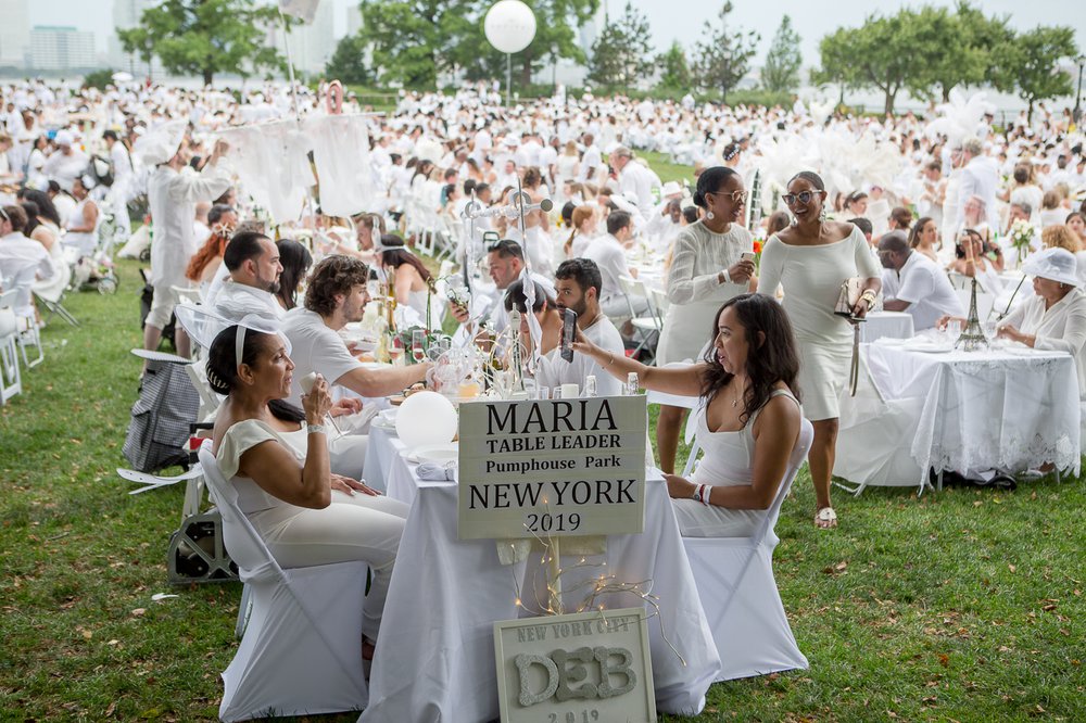 a3b9834ecdinnerenblanc-1-jpg.jpeg