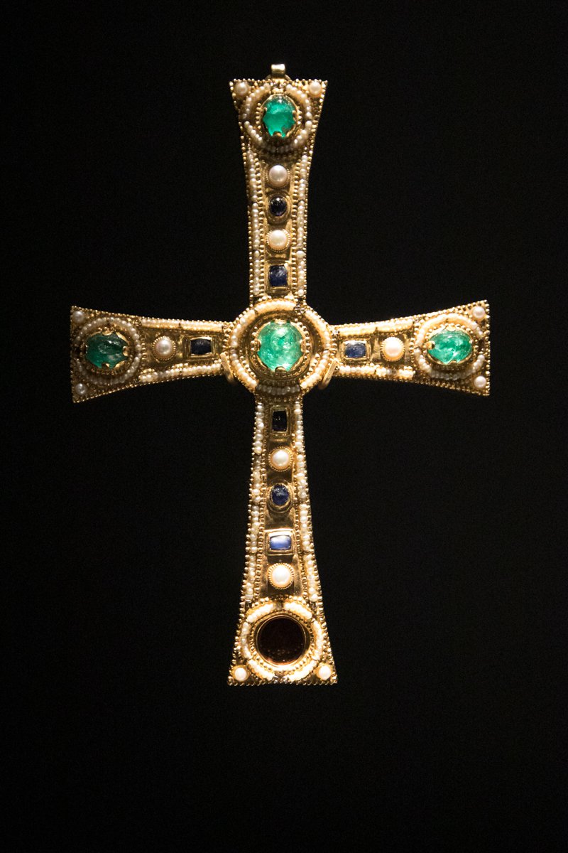 a614cddb620180507-img_8647-jpg.jpeg Pectoral cross of Paul VI