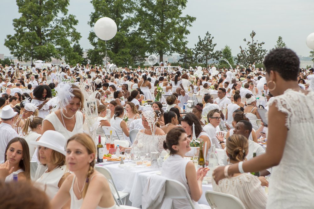 a77bb449cdinnerenblanc-8-jpg.jpeg