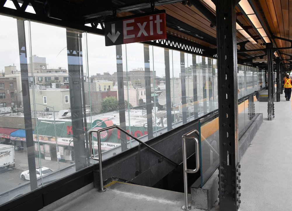 a9021afd242238107354_8657aa3455_b-jpg.jpeg 30 Ave. station<br>(Marc A. Hermann / MTA New York City Transit)