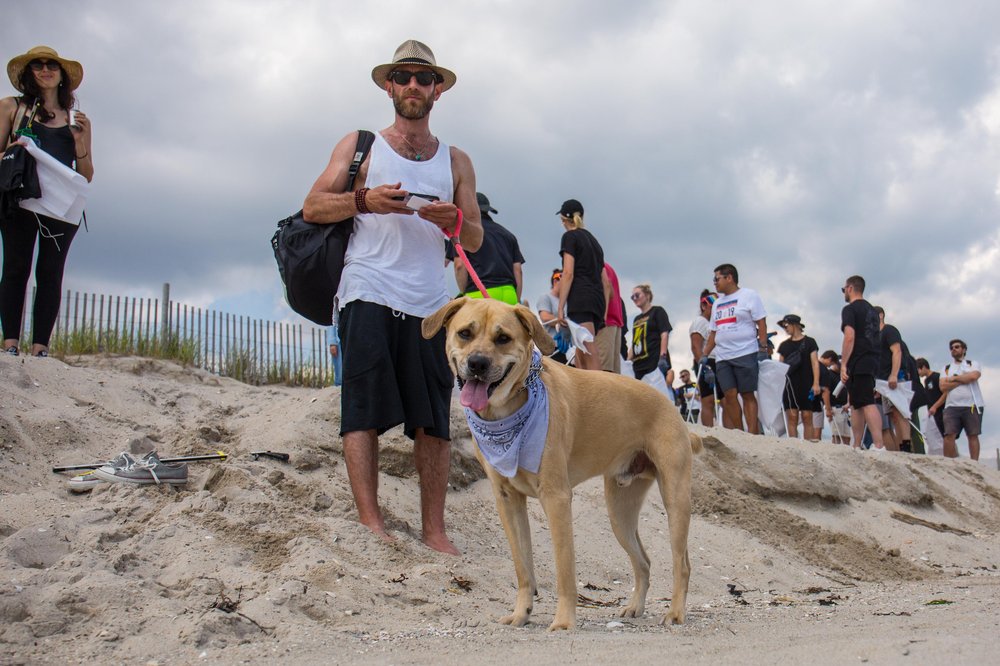 ac92936eeparlay-20-jpg.jpeg Good boy or girl helps pick up trash<br>