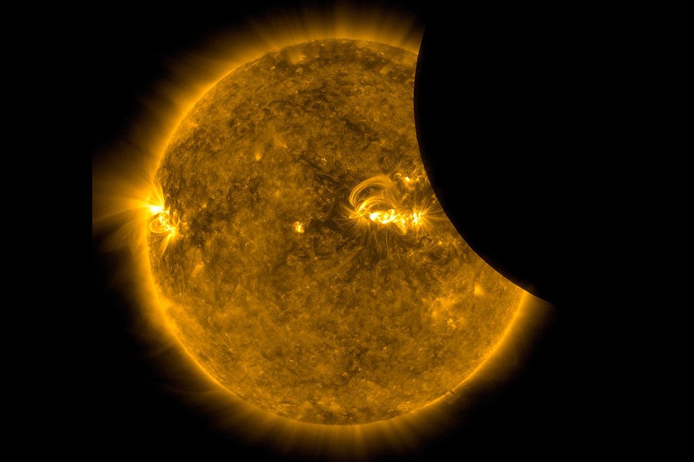 b20b88d56moon1-jpg.jpeg Image of the Moon transiting across the Sun, taken by SDO in 171 angstrom extreme ultraviolet light