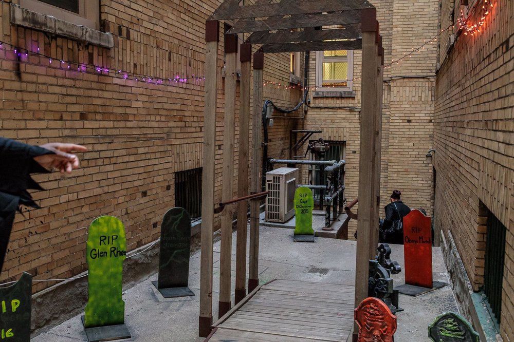 b51a0ade5nypdhauntedhouse-todseelie-2-jpg.jpeg