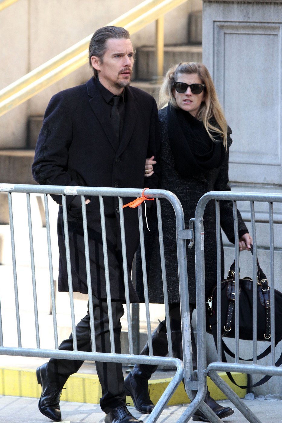 b6958ced0.jpeg Ethan Hawke and his wife Ryan (Pacific Coast News)