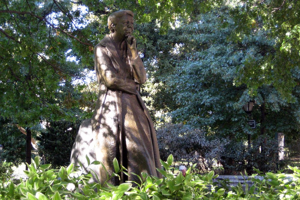 bab2082701608059816_5217398b12_b-jpg.jpeg Eleanor Roosevelt in Riverside Park. (Photo by <a href="https://www.flickr.com/photos/wallyg/1608059816/sizes/l/">Wally G</a>)