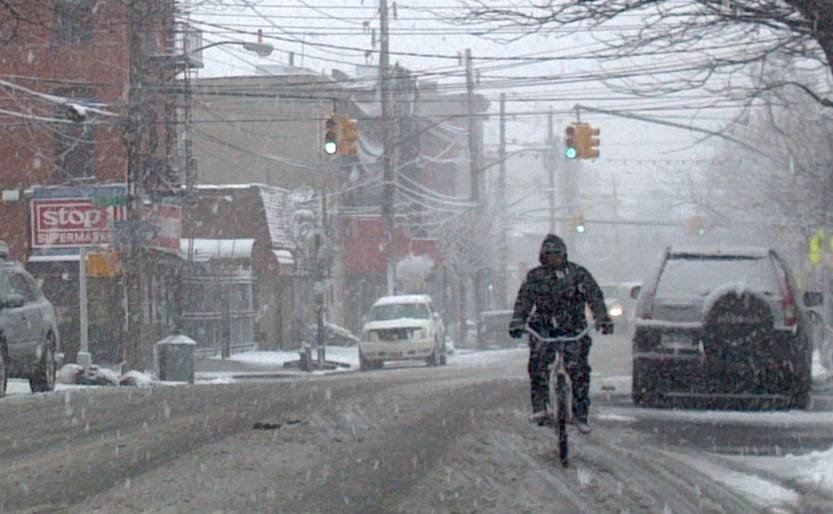 Red Hook bicyclist by <a href="http://www.flickr.com/photos/36139939@N00/8538527361/in/photostream">Gripjagraphy on Flickr</a>