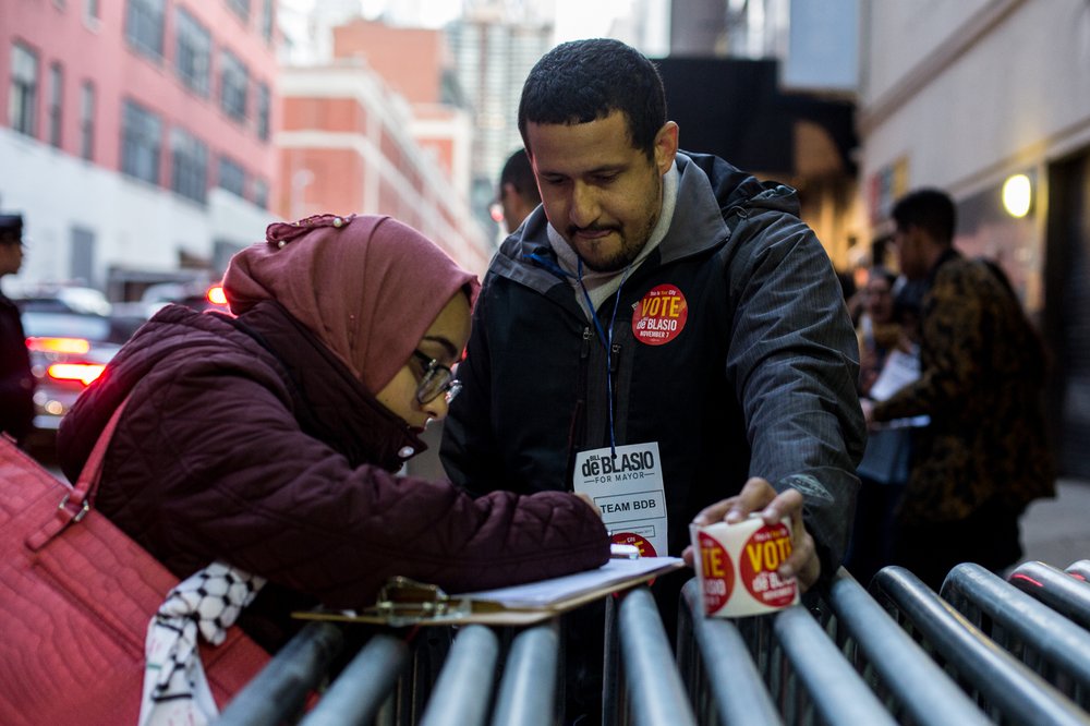 bbacfaa6b103117sandersdeblasio-16-jpg.jpeg