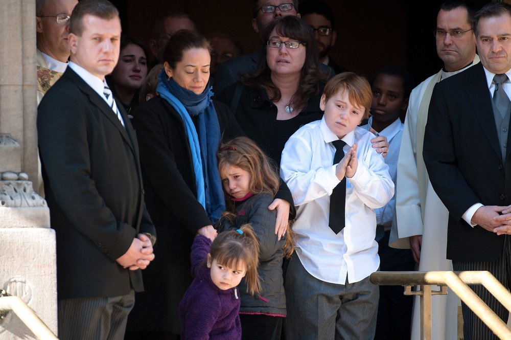 bdab9a4bd.jpeg Hoffman's partner, Mimi O'Donnell, and his three children, Willa, Tallulah and Cooper (Getty Images)