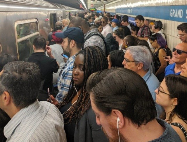 The platform at Grand Street this morning after a B train offloaded its customers