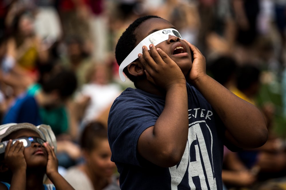 c00be3c20082117solareclipseamnh-15-jpg.jpeg At the American Museum of Natural History (Scott Heins/Gothamist)