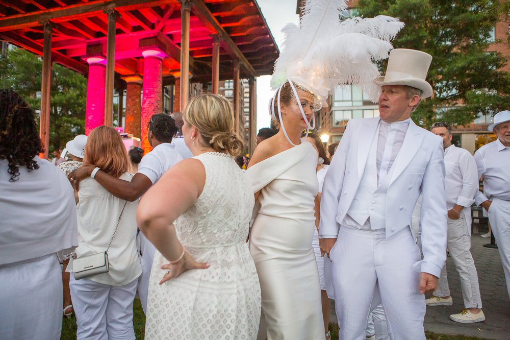 c1fce3e9adinnerenblanc-58-jpg.jpeg