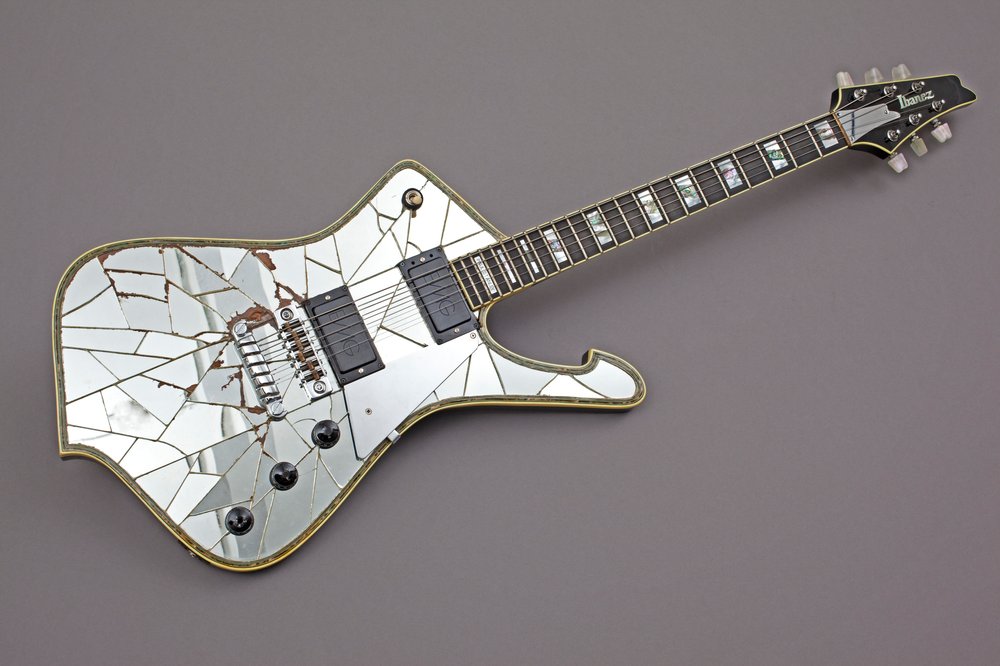 c2c2fabd6cracked-mirror-iceman-jpg.jpeg Paul Stanley of KISS collaborated with Jeff Hasselberger of Ibanez to create the "Cracked Mirror Iceman."