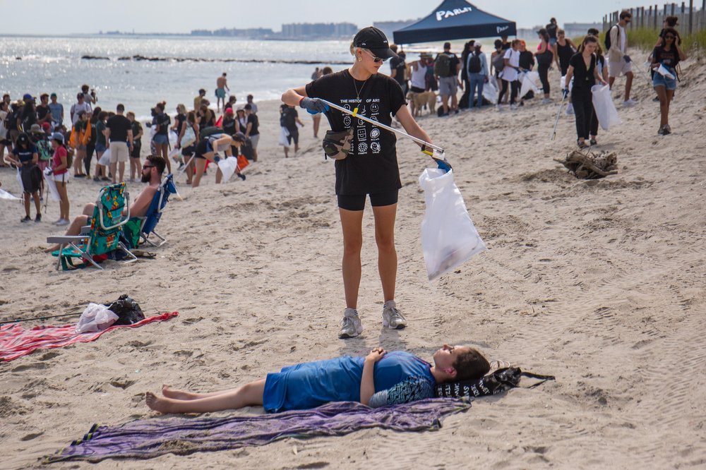 c5c290430parlay-39-jpg.jpeg Collecting trash at Rockaway Beach<br>