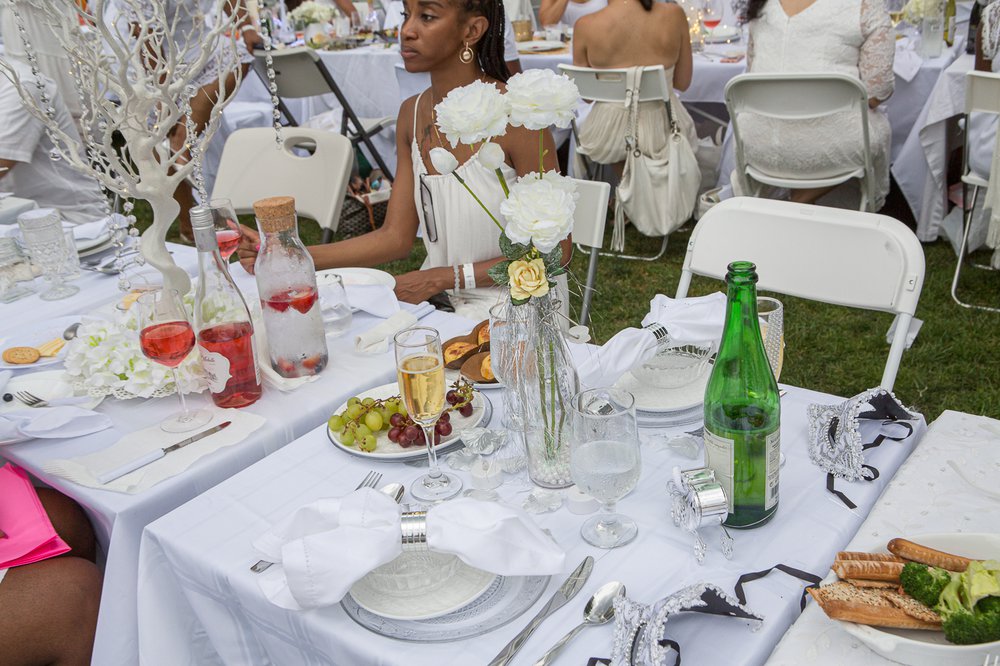 c6a3d513ddinnerenblanc-16-jpg.jpeg