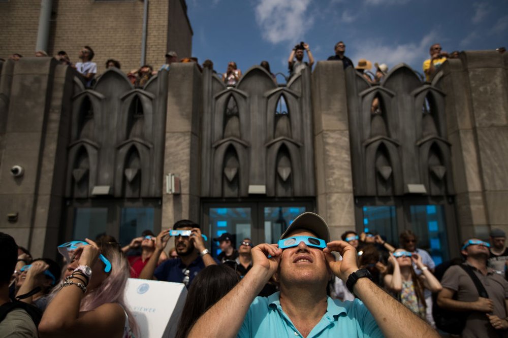 c8c5caa45gettyimages-836326974-jpg.jpeg At Top of the Rock at Rockefeller Center (Getty Images)