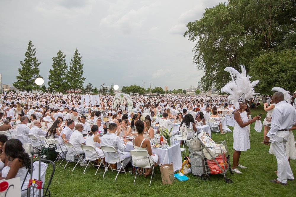 d1a1a9832dinnerenblanc-49-jpg.jpeg
