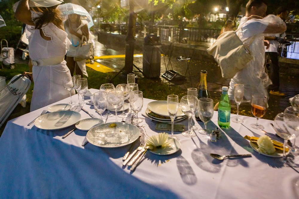 d30081cb0dinnerenblanc-81-jpg.jpeg