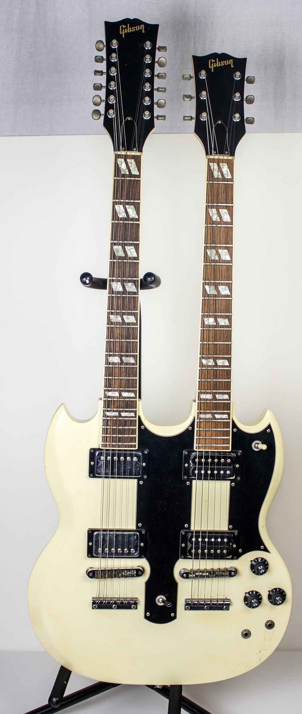d3c115614eds-1275-double-neck-don-felder-guitar-jpg.jpeg Don Felder of the Eagles used this white double-neck Gibson guitar in order to play both the six string and twelve string parts of “Hotel California” in live performances.