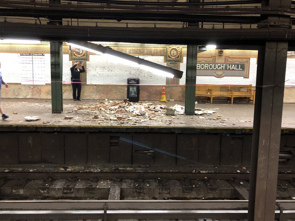 d3f201db3dgkimtauwairdxm-jpg.jpeg The ceiling after it fell on Wednesday, June 20, 2018 (Photograph by <a href="https://twitter.com/wmmiv/status/1009519578450464771">William Meyer</a>)
