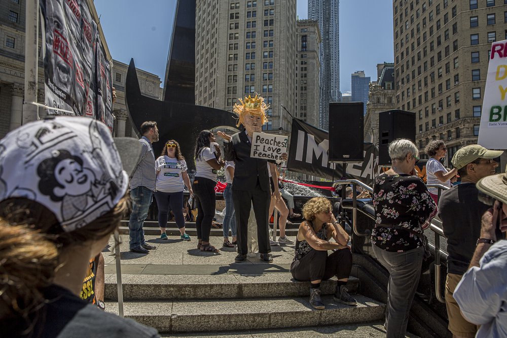 d5867bf52impeachtrumprally-43-jpg.jpeg
