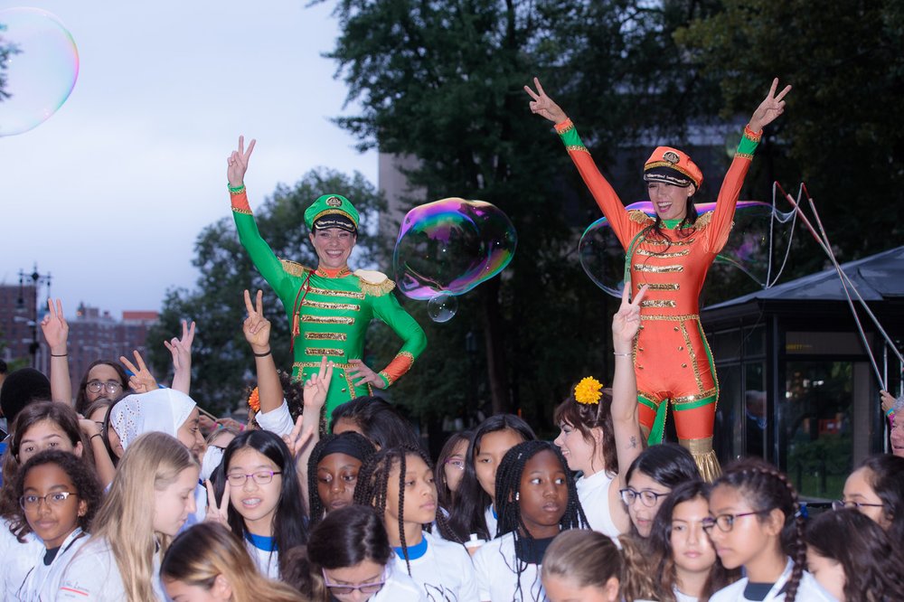 d90bd9c4620180913_lennonbus_002-jpg.jpeg (Photo by <a href="http://www.sachynmital.com/">Sachyn Mital</a>)