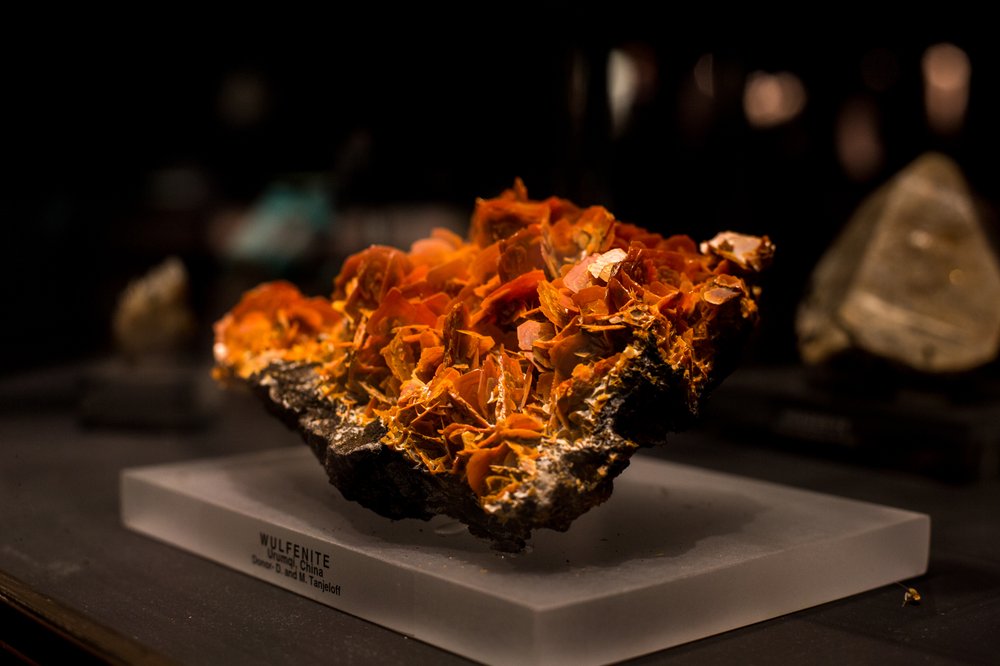 dab2e15ab102317amnhgemsminerals-2-jpg.jpeg