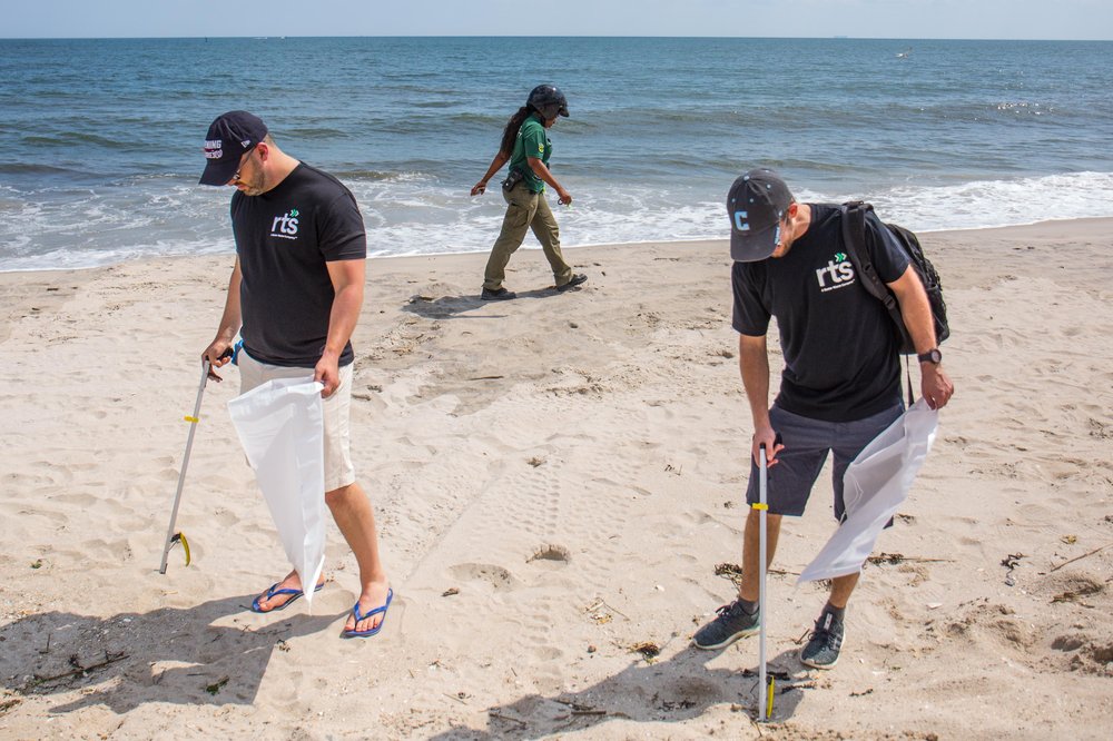 df2767fd2parlay-22-jpg.jpeg Collecting trash at Rockaway Beach<br>