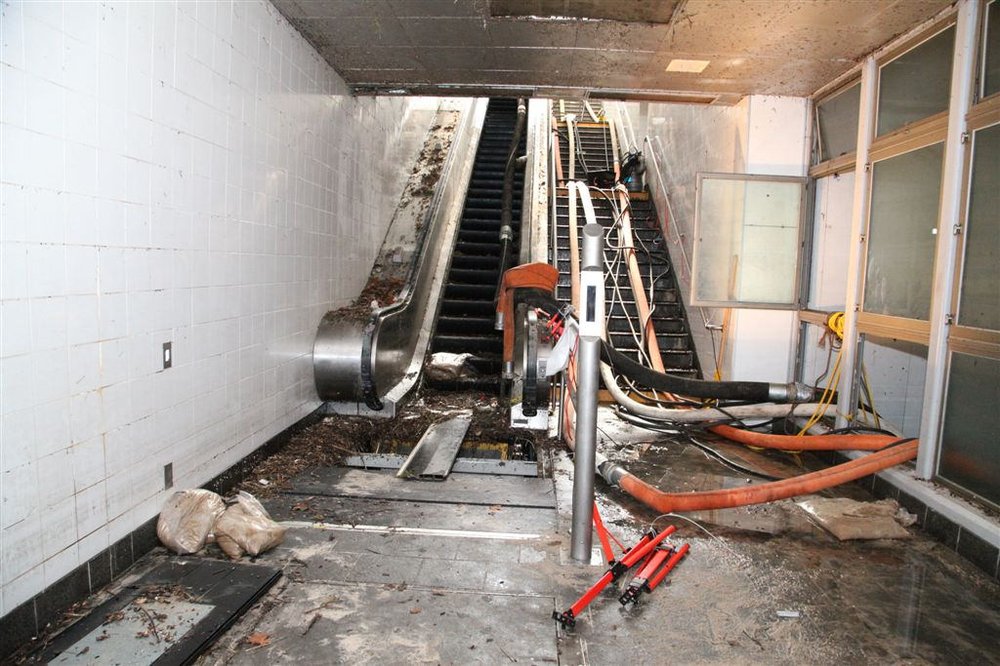 df2a7a0588152150175_9dcd4585bb_b-jpg.jpeg In the station in November 2012 (MTA Photos)