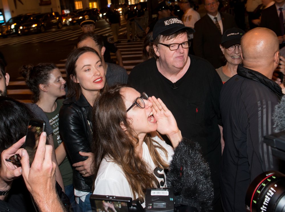 e62c55c98gettyimages-832214252-jpg.jpeg Actress Zoe Kazan yells outside Trump Tower<br>
