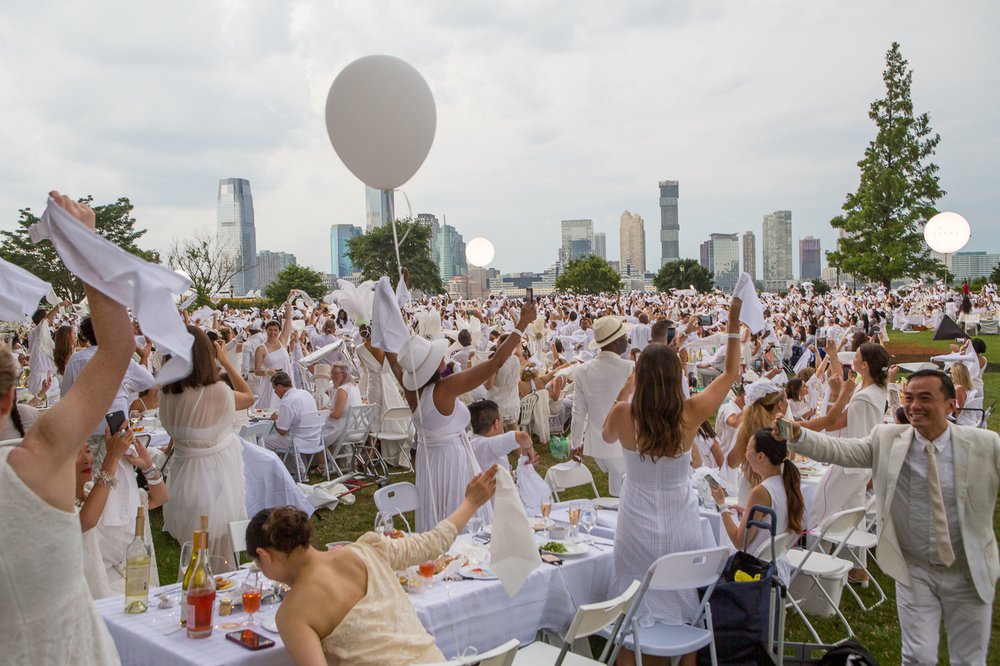 e83d38a1bdinnerenblanc-39-jpg.jpeg